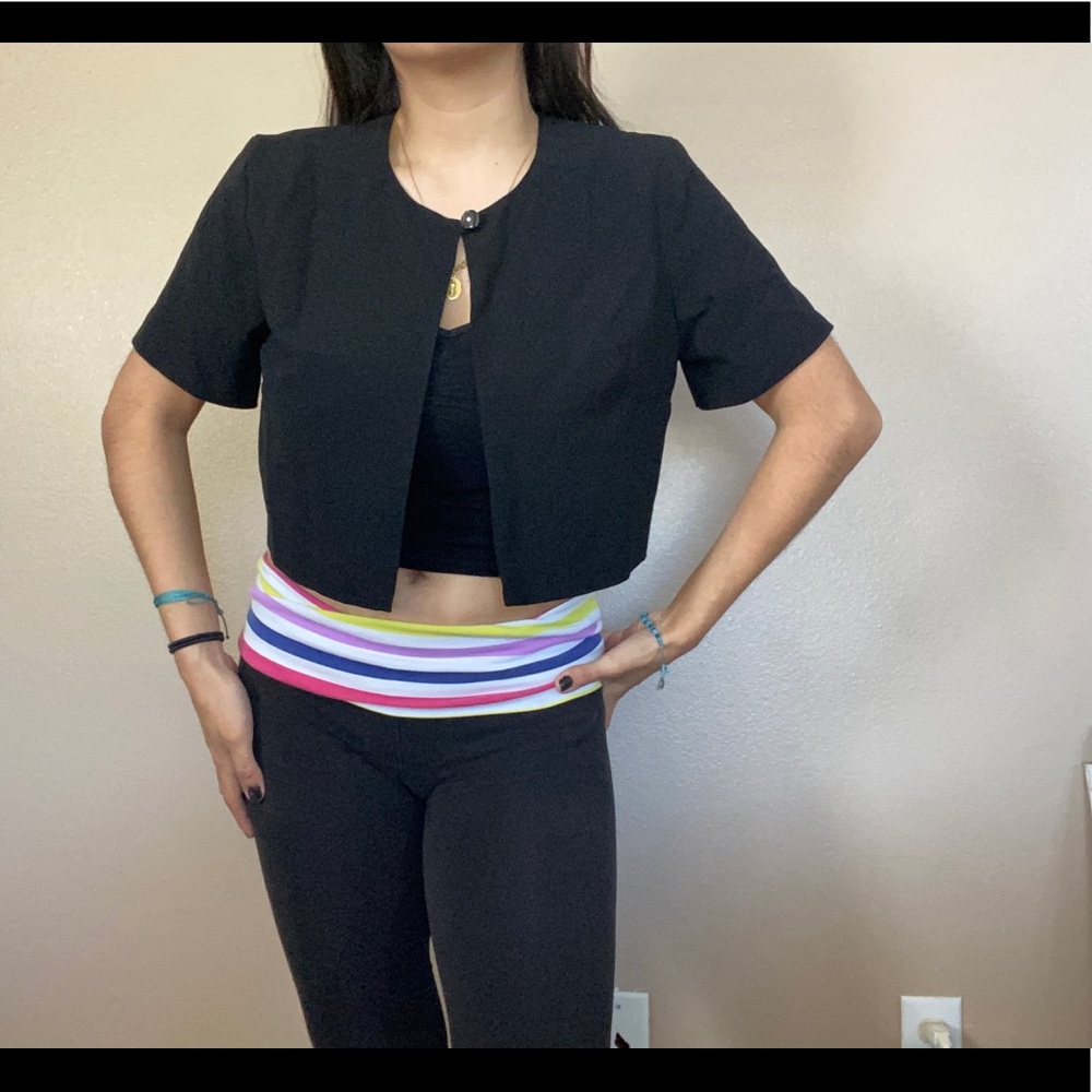 Vintage Black Cropped Short Sleeve